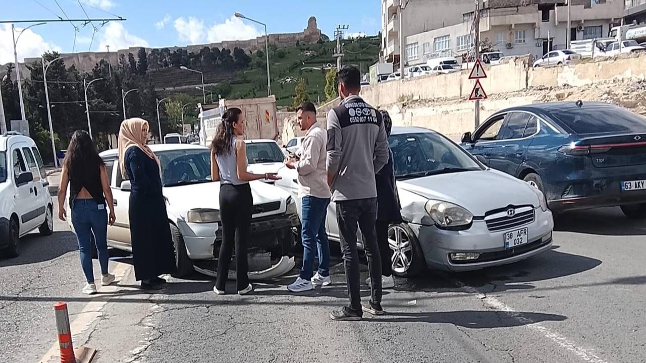 Balıklıgöl Mevkiinde İki Araç Çarpıştı!
