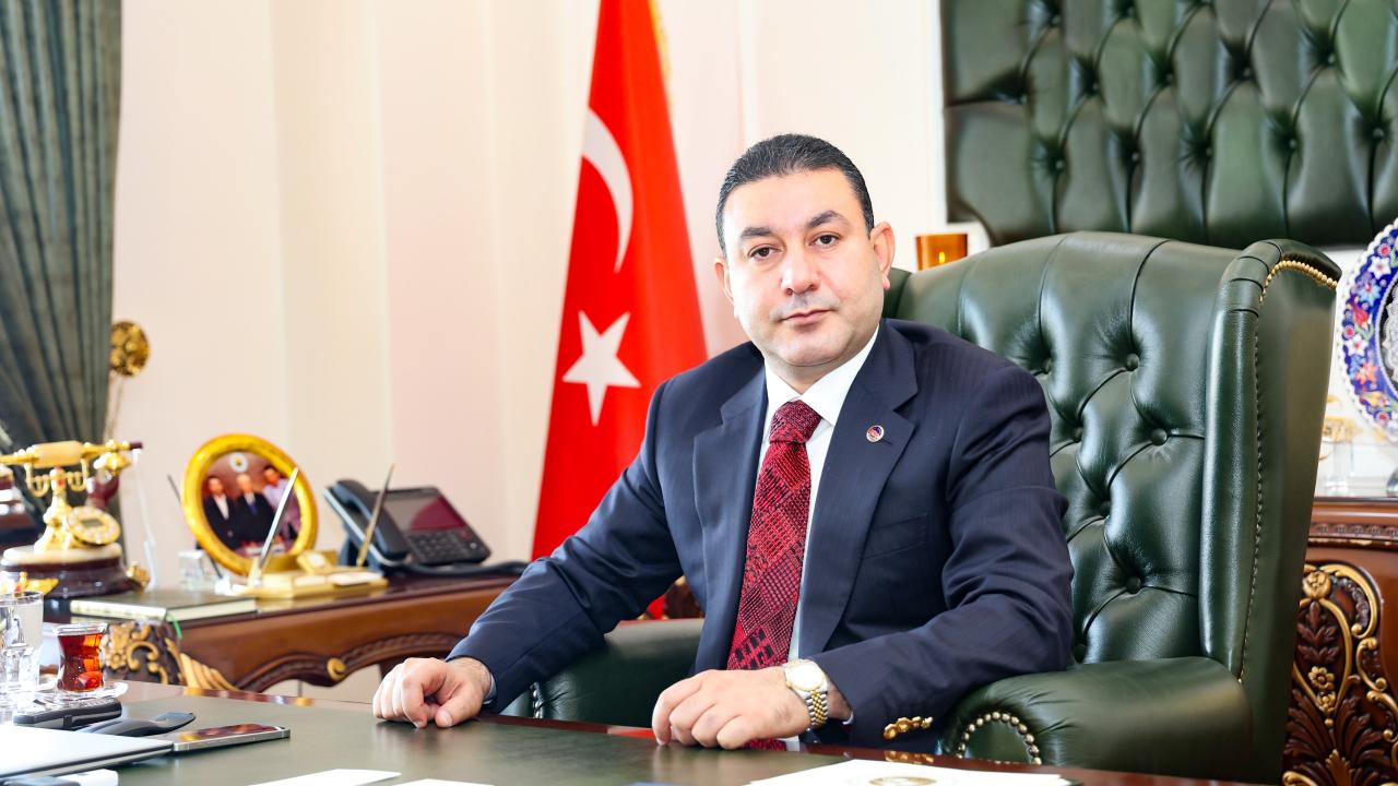 Başkan Mahmut Özyavuz'dan Babalar Günü Mesajı
