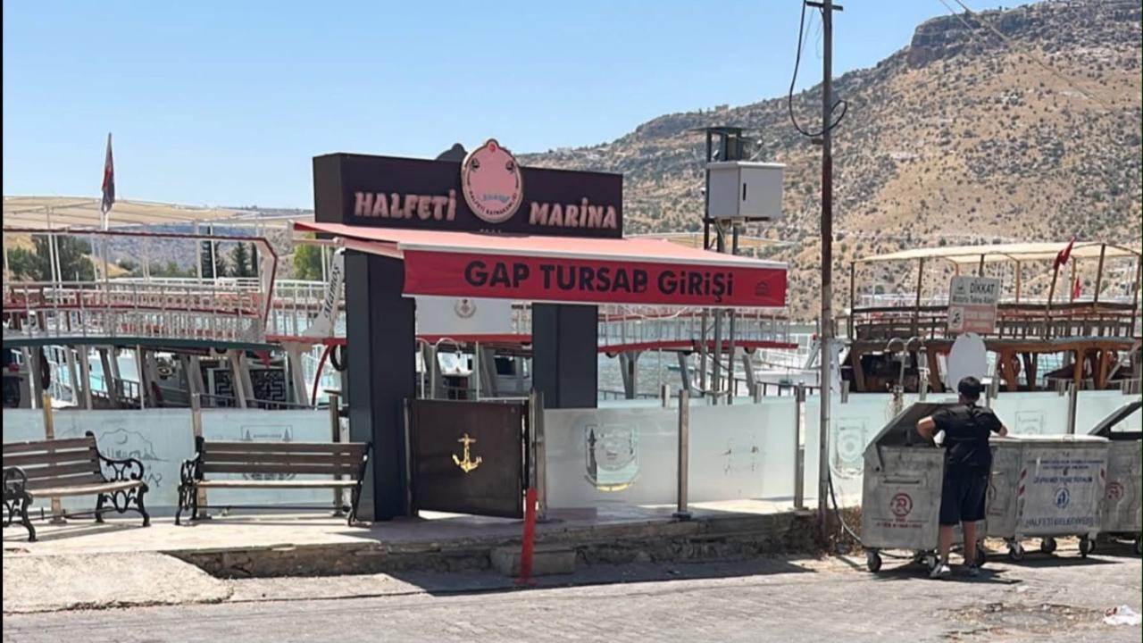 Halfeti’de Tekne Ücreti Tartışması Kanlı Bitti: 3 Yaralı
