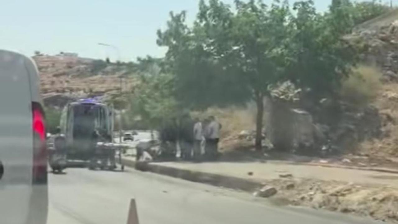 Şanlıurfa Akabe İnişinde Otomobil Devrildi!