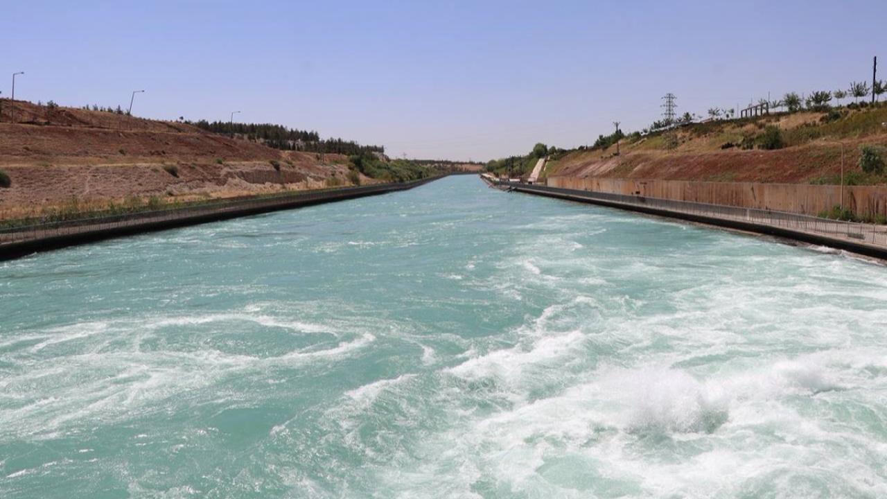 Şanlıurfa’da Bir Kadın Sulama Kanalına Atladı