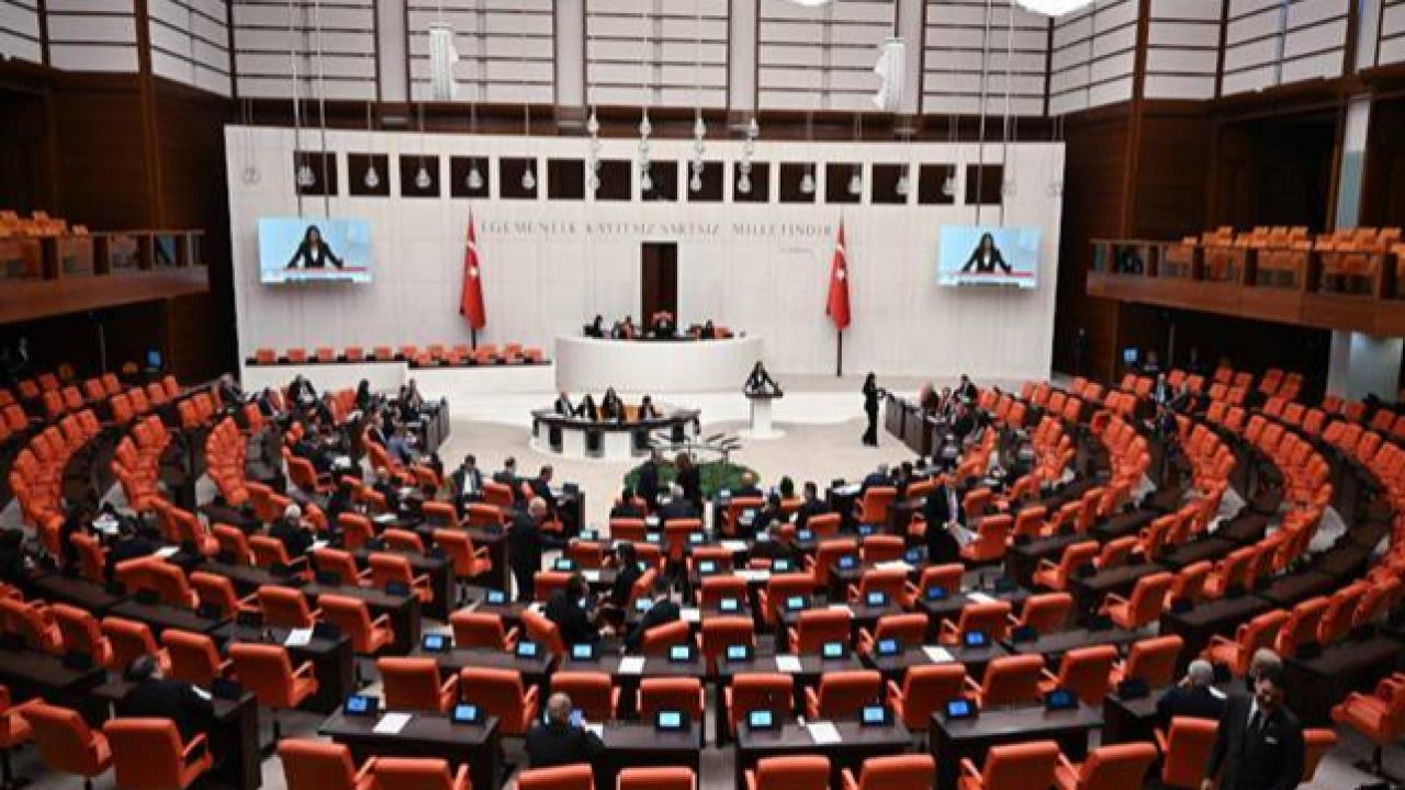 TBMM'ye 10 milletvekiline ait 11 dokunulmazlık dosyası sunuldu