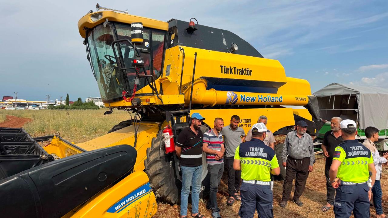 Urfa'da Hasat Öncesi Biçerdöver ve Traktör Denetimi