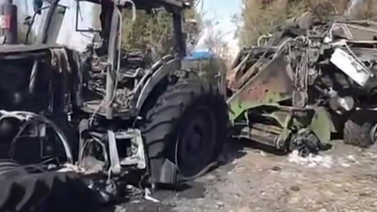 Urfalı Çiftçi Ekmek Teknesini Kaybetti! Traktör ve Balya Makinesi Yandı